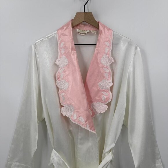 Victoria’s Secret Vintage Robe White Satin Size M/L Medium/Large Gold Label - Picture 2 of 12